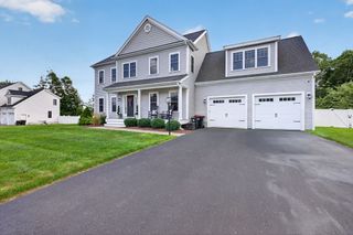 20 Kelly Ln, Brockton, MA 02301