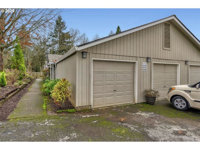 8196 Sw SHENANDOAH Way, Tualatin, OR 97062