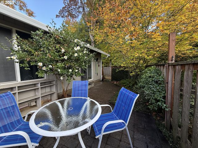 8196 Sw SHENANDOAH Way, Tualatin, OR 97062