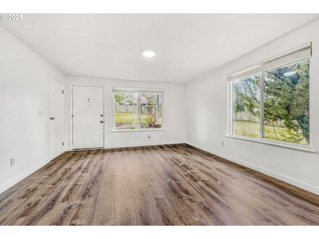 8196 Sw SHENANDOAH Way, Tualatin, OR 97062