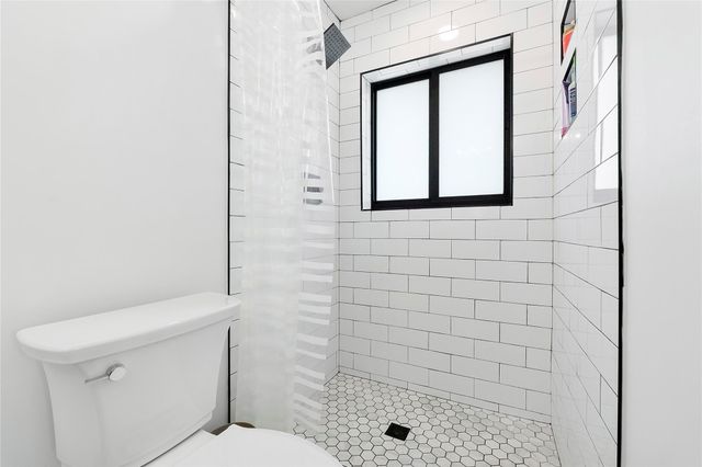 1881 NE 27th Street, Lighthouse Point, FL 33064