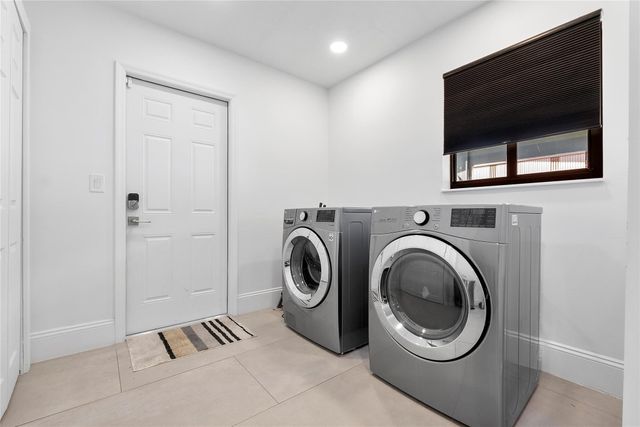 1881 NE 27th Street, Lighthouse Point, FL 33064