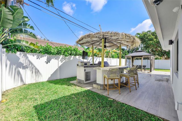 1881 NE 27th Street, Lighthouse Point, FL 33064