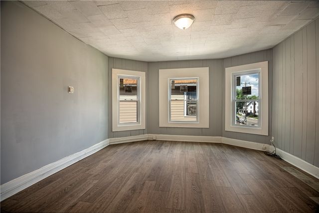 780 S Irvine Ave, Sharon, PA 16146