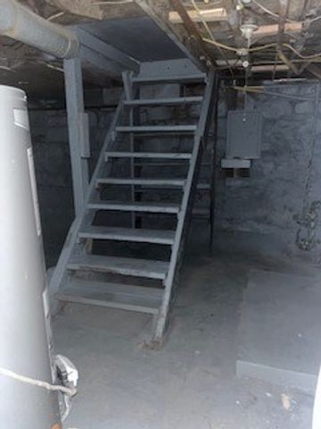 780 S Irvine Ave, Sharon, PA 16146