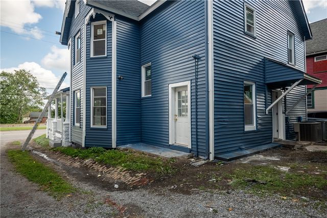 780 S Irvine Ave, Sharon, PA 16146