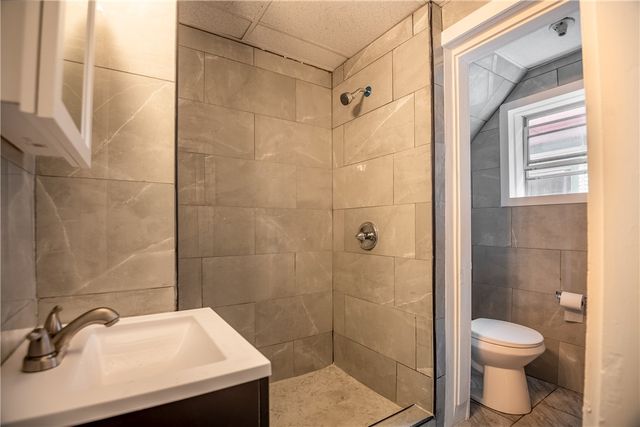 780 S Irvine Ave, Sharon, PA 16146