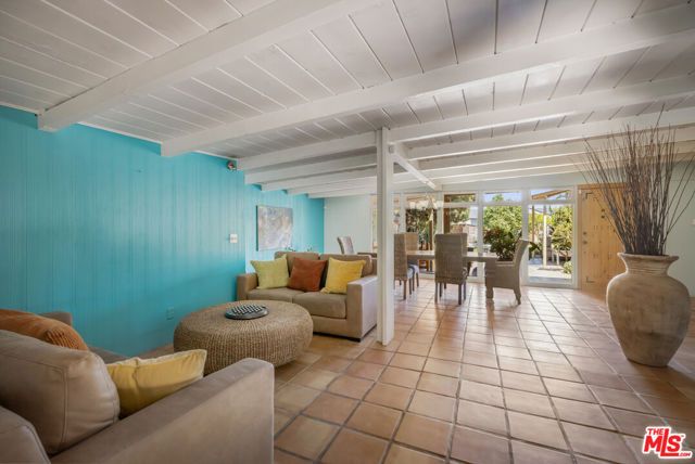 6033 Fulcher Avenue, Los Angeles, CA 91606