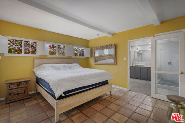 6033 Fulcher Avenue, Los Angeles, CA 91606
