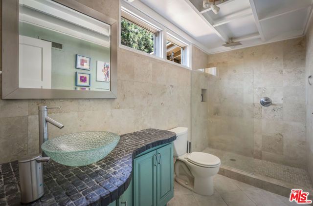 6033 Fulcher Avenue, Los Angeles, CA 91606