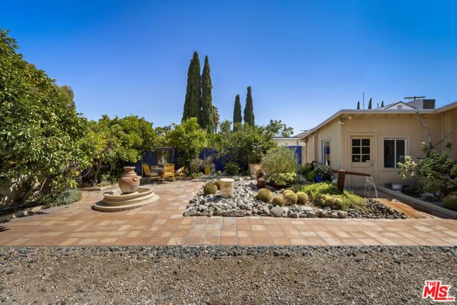 6033 Fulcher Avenue, Los Angeles, CA 91606