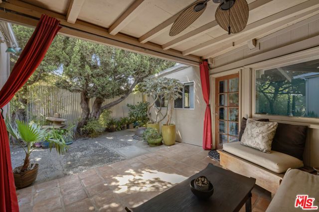 6033 Fulcher Avenue, Los Angeles, CA 91606