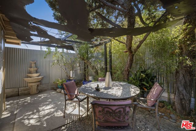 6033 Fulcher Avenue, Los Angeles, CA 91606