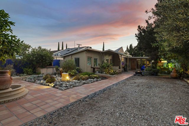 6033 Fulcher Avenue, Los Angeles, CA 91606
