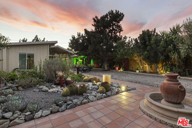 6033 Fulcher Avenue, Los Angeles, CA 91606