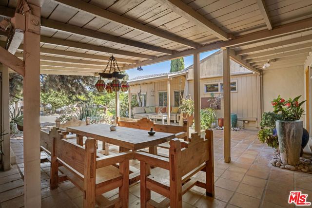 6033 Fulcher Avenue, Los Angeles, CA 91606