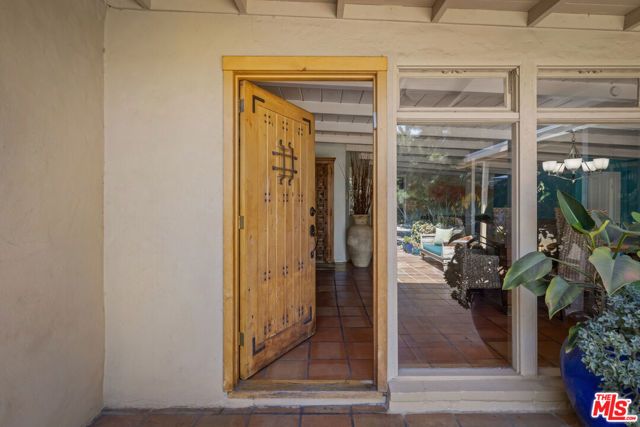 6033 Fulcher Avenue, Los Angeles, CA 91606