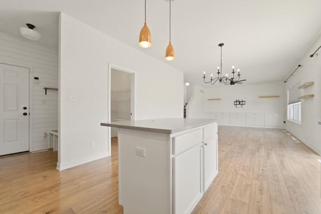 528 Hampton Manor Court, Valparaiso, IN 46385