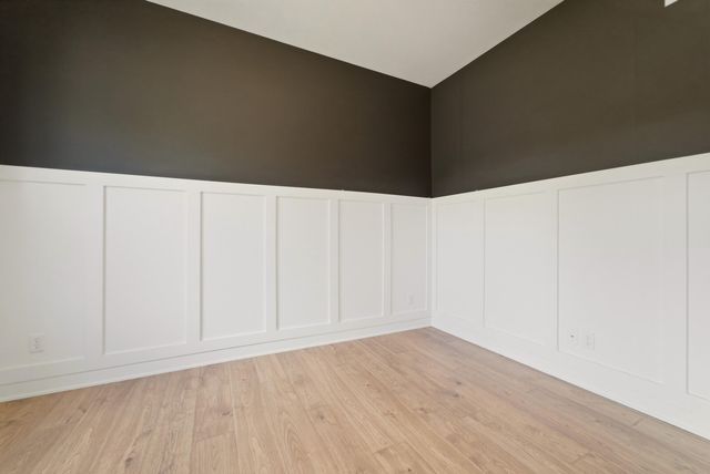 528 Hampton Manor Court, Valparaiso, IN 46385