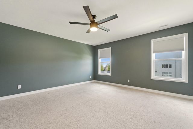 528 Hampton Manor Court, Valparaiso, IN 46385