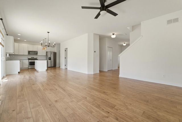 528 Hampton Manor Court, Valparaiso, IN 46385