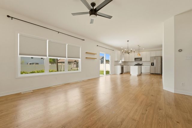 528 Hampton Manor Court, Valparaiso, IN 46385