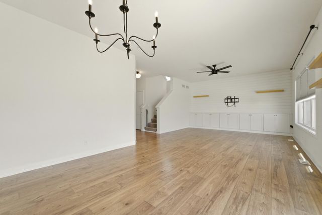 528 Hampton Manor Court, Valparaiso, IN 46385