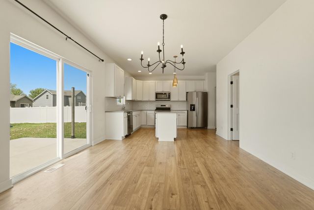528 Hampton Manor Court, Valparaiso, IN 46385