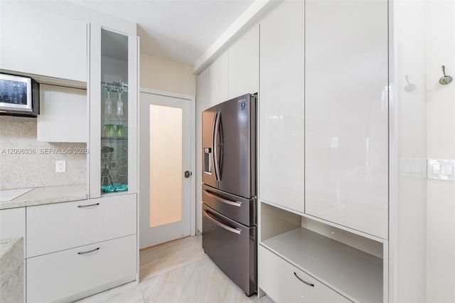 1980 S Ocean Drive 18D, Hallandale Beach, FL 33009