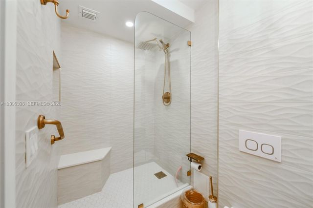 1980 S Ocean Drive 18D, Hallandale Beach, FL 33009