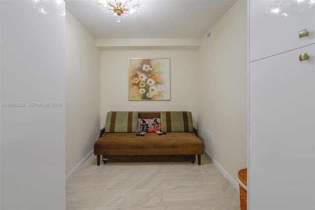 1980 S Ocean Drive 18D, Hallandale Beach, FL 33009