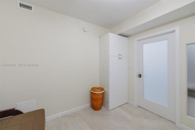 1980 S Ocean Drive 18D, Hallandale Beach, FL 33009
