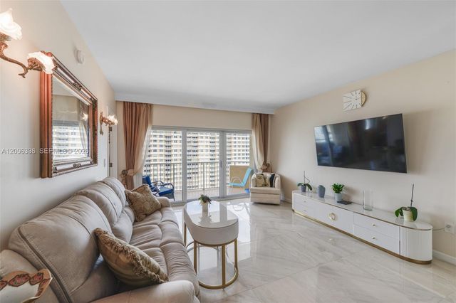1980 S Ocean Drive 18D, Hallandale Beach, FL 33009