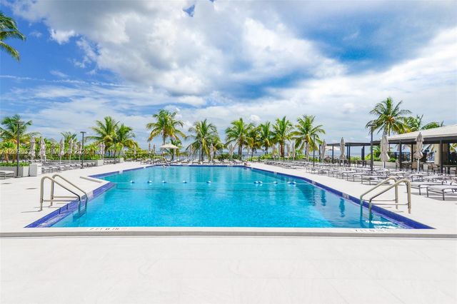 1980 S Ocean Drive 18D, Hallandale Beach, FL 33009