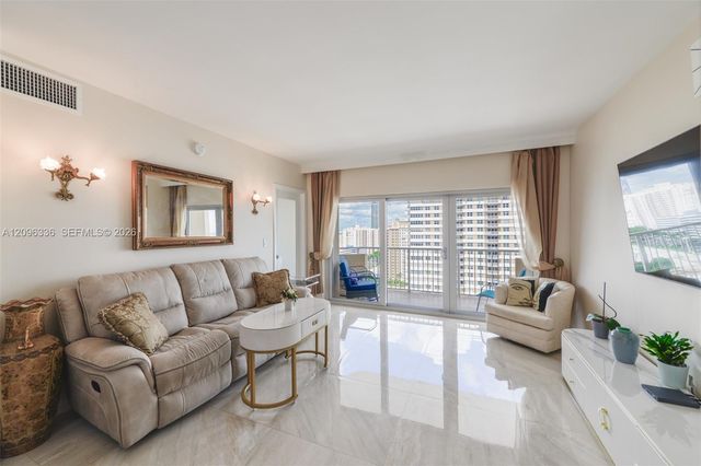 1980 S Ocean Drive 18D, Hallandale Beach, FL 33009