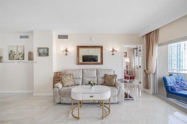 1980 S Ocean Drive 18D, Hallandale Beach, FL 33009