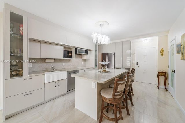 1980 S Ocean Drive 18D, Hallandale Beach, FL 33009