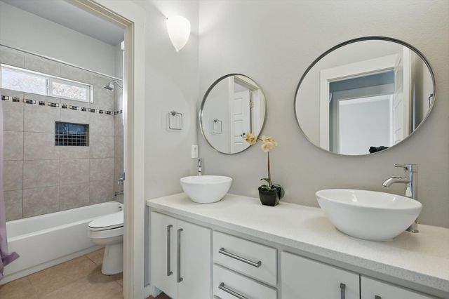 1300 Kendolph Drive, Denton, TX 76205