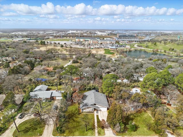 1300 Kendolph Drive, Denton, TX 76205