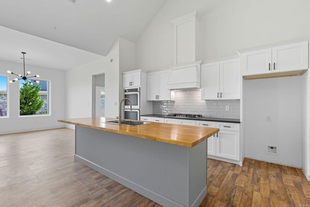 7452 Northwood Drive, Benton, AR 72019