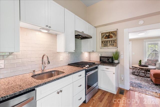14 Woodrow Avenue, Asheville, NC 28801