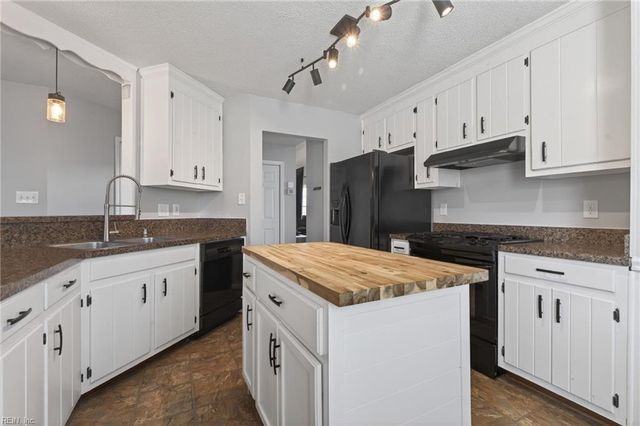 704 Frigate DR, Newport News, VA 23608