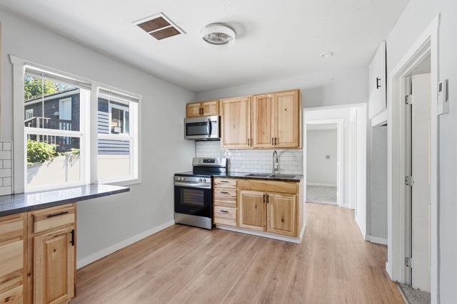 607 S Hatch St, Spokane, WA 99202