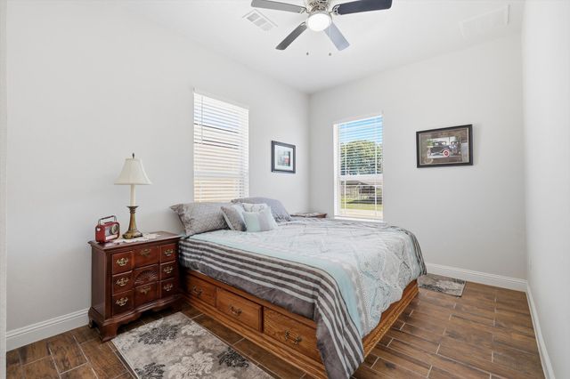 1221 FM 272, Leonard, TX 75452
