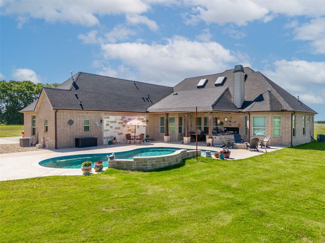 1221 FM 272, Leonard, TX 75452