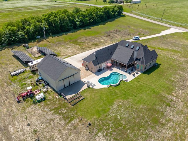 1221 FM 272, Leonard, TX 75452
