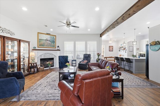 1221 FM 272, Leonard, TX 75452