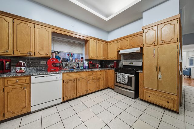 4254 W Wrightwood Avenue, Chicago, IL 60639