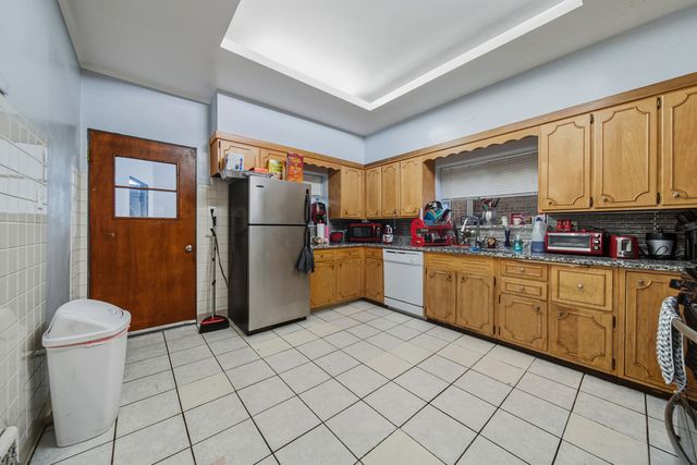 4254 W Wrightwood Avenue, Chicago, IL 60639