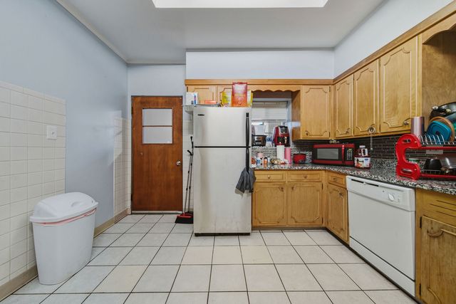 4254 W Wrightwood Avenue, Chicago, IL 60639